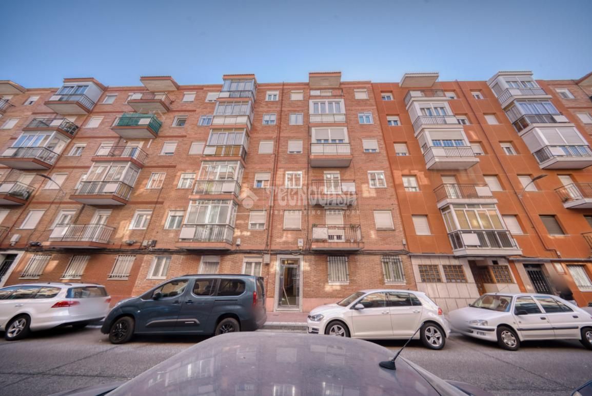 Vista exterior de Piso en venta en Valladolid Capital con Balcón