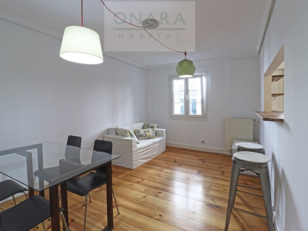 Sala d'estar de Pis en venda en Hondarribia amb Balcó