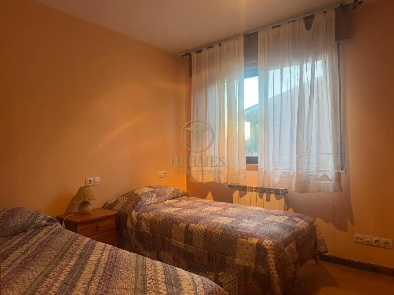 Habitación de Casa adosada en venta en Tomiño con Calefacción, Jardín privado y Terraza
