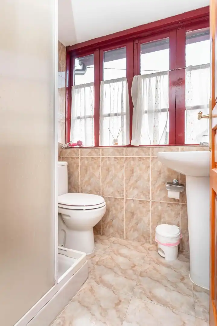 Baño de Casa o chalet en venta en Cudillero con Calefacción, Jardín privado y Terraza