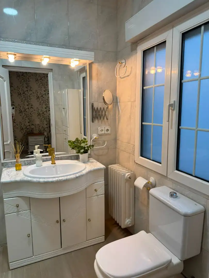 Bathroom of Flat for rent in Alcázar de San Juan  with Air Conditioner, Heating and Furnished