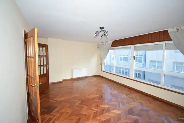Sala de estar de Dúplex en venta en A Coruña Capital  con Calefacción, Parquet y Horno