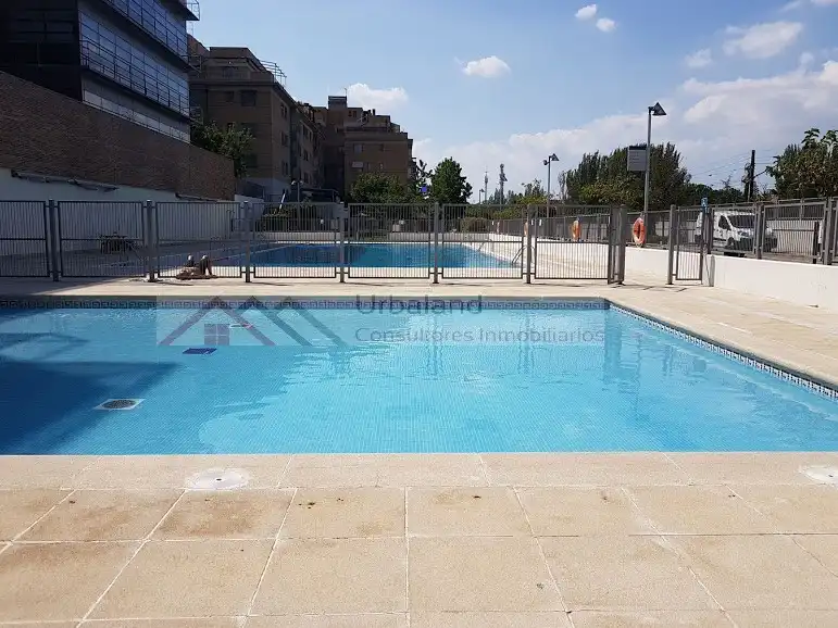 Appartement avec piscine à vendre à Avenida del Talgo 68