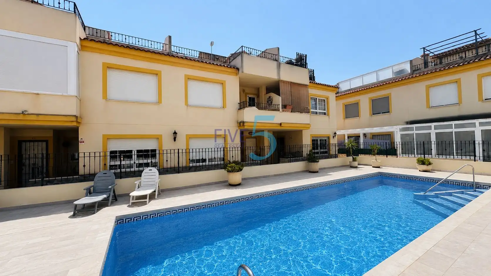 Piscina de Pis en venda en Daya Nueva amb Aire condicionat, Terrassa i Piscina