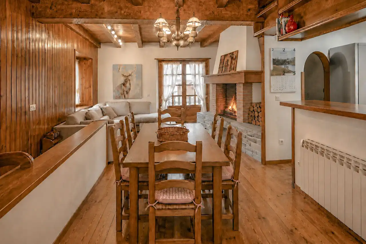 Comedor de Casa adosada en venta en Naut Aran con Calefacción, Jardín privado y Parquet
