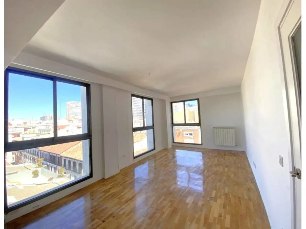 Habitación de Piso de alquiler en Madrid con Calefacción, Parquet y Alarma