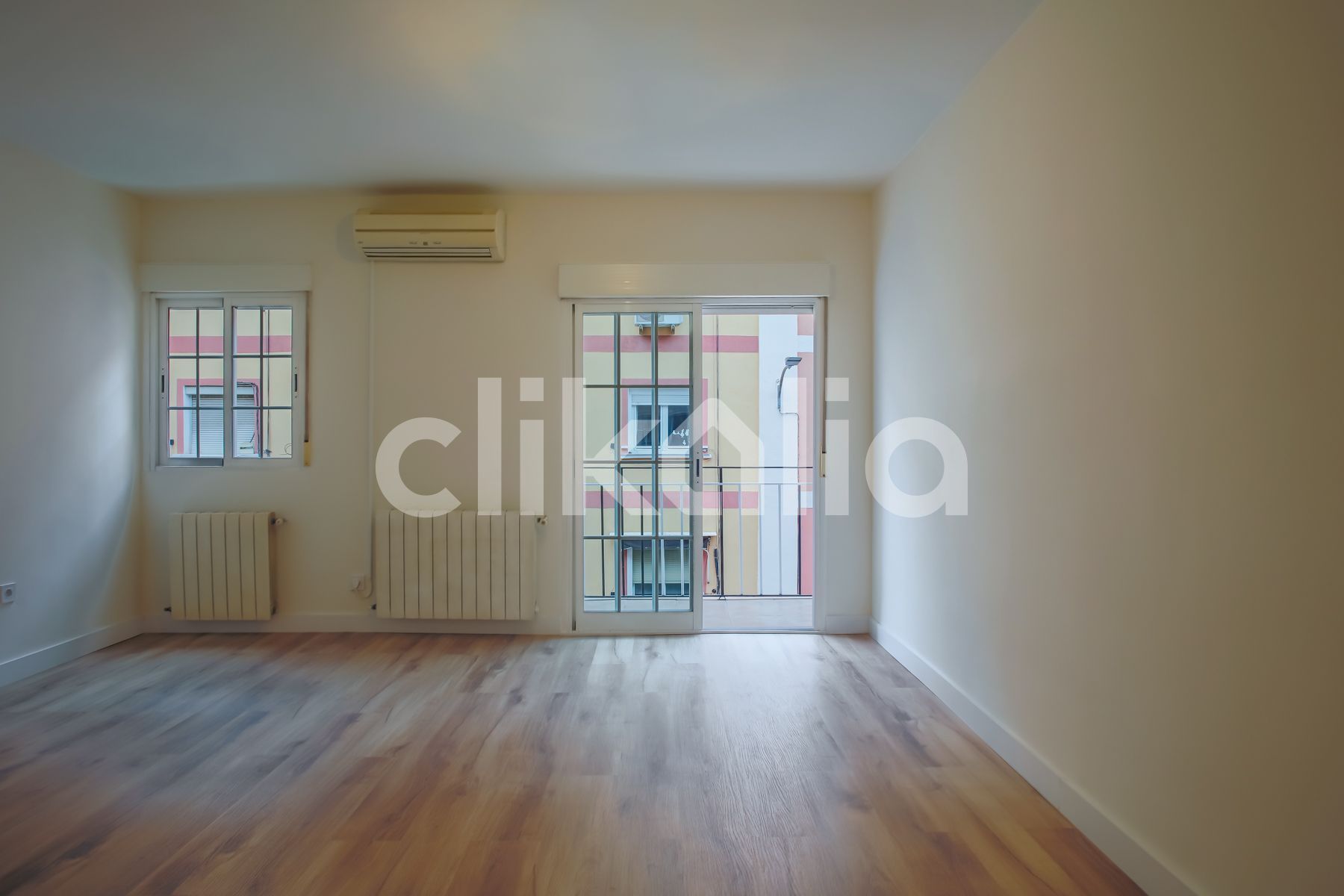 Bedroom of Flat to rent in  Madrid Capital  with Air Conditioner, Heating and Terrace