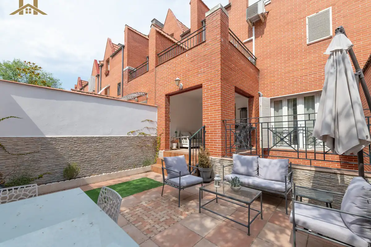 Terrassa de Casa adosada en venda en Tres Cantos amb Aire condicionat, Calefacció i Jardí privat