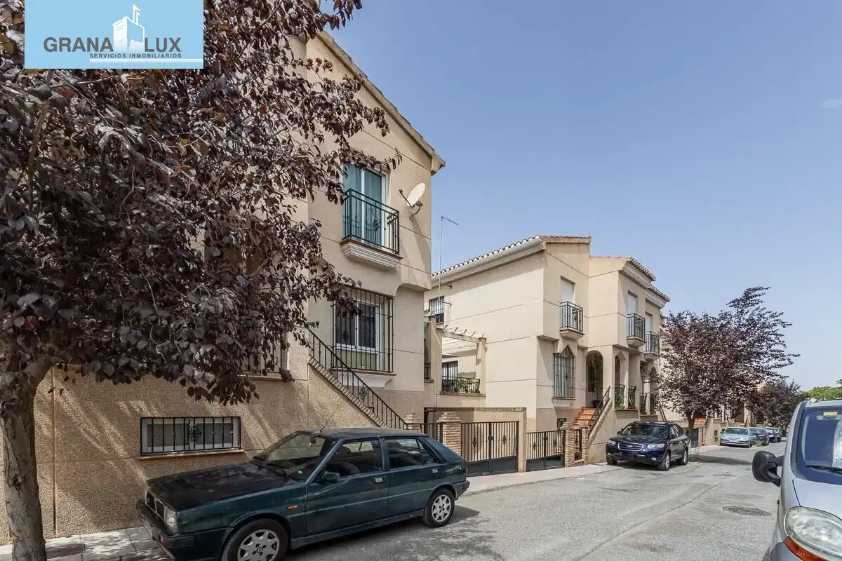 Casa aparellada amb terrassa en venda a Camino CEMENTERIO, imagen 39