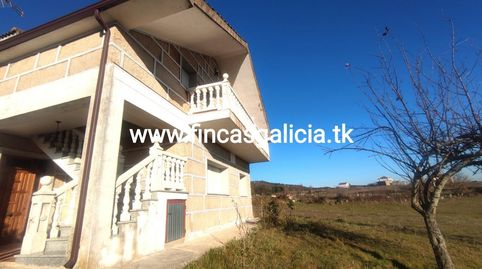 A 10 km. de Verín, en el concello de Monterrei, se encuentra este chalet en piedra construido en el año 1996 sobre una parcela de, imatge 2