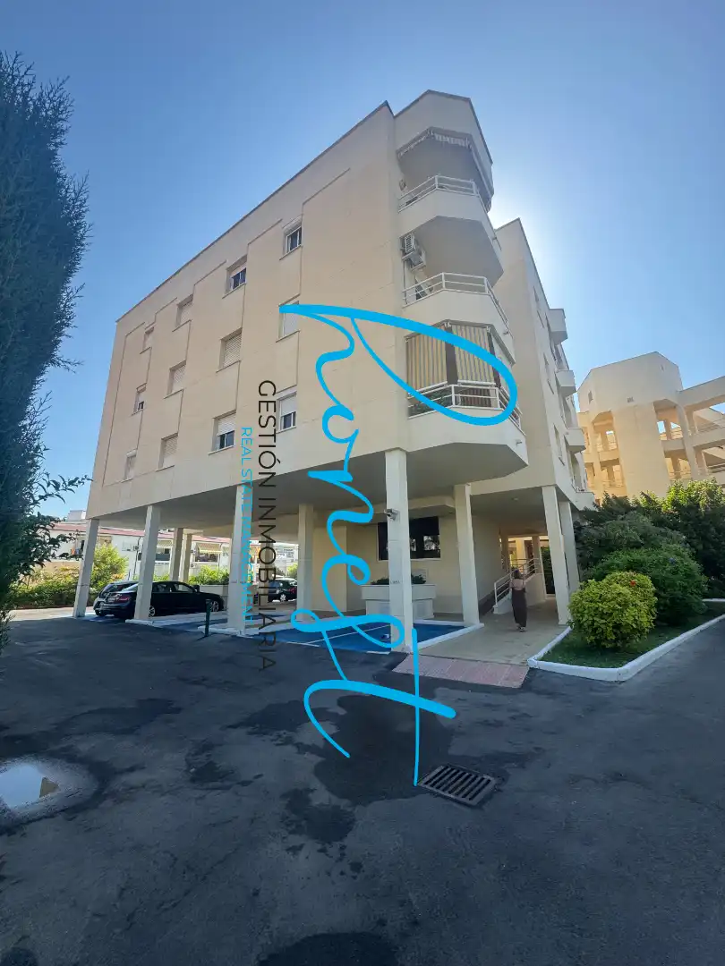 Vista exterior de Ático en venta en Torremolinos con Aire acondicionado, Terraza y Amueblado