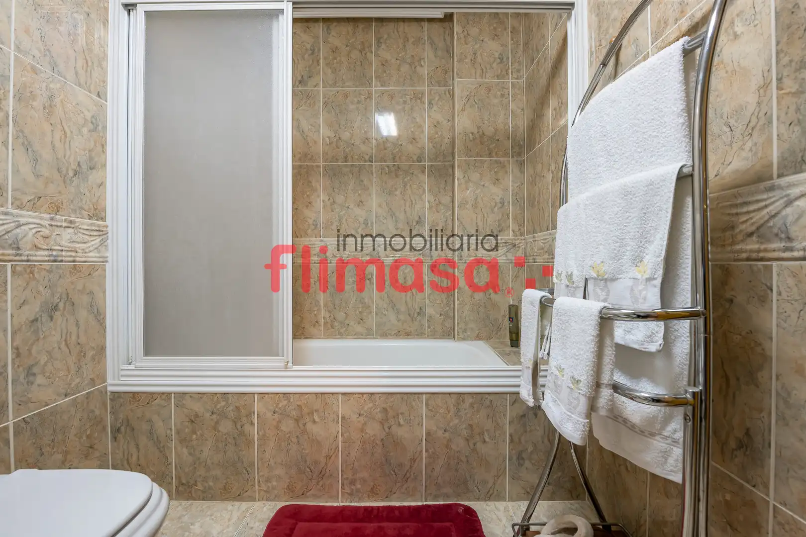 Bany de Casa o xalet en venda en Villaviciosa de Odón amb Aire condicionat, Calefacció i Jardí privat