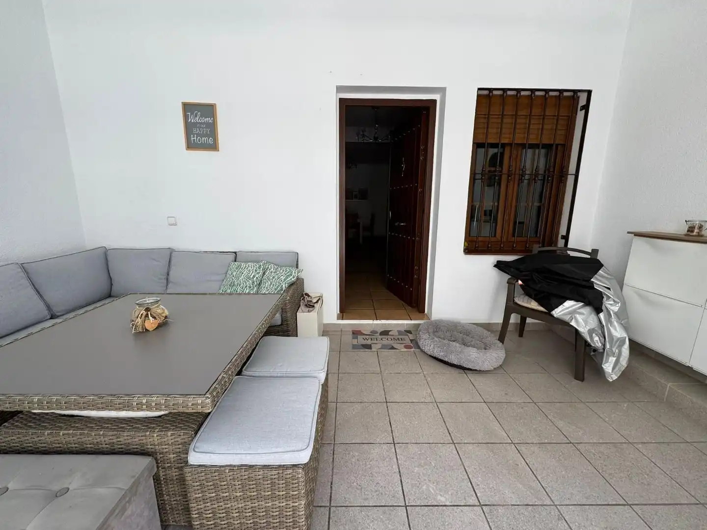 Terrasse von Einfamilien-Reihenhaus zum Verkauf in Fuengirola mit Klimaanlage, Terrasse und Möbliert
