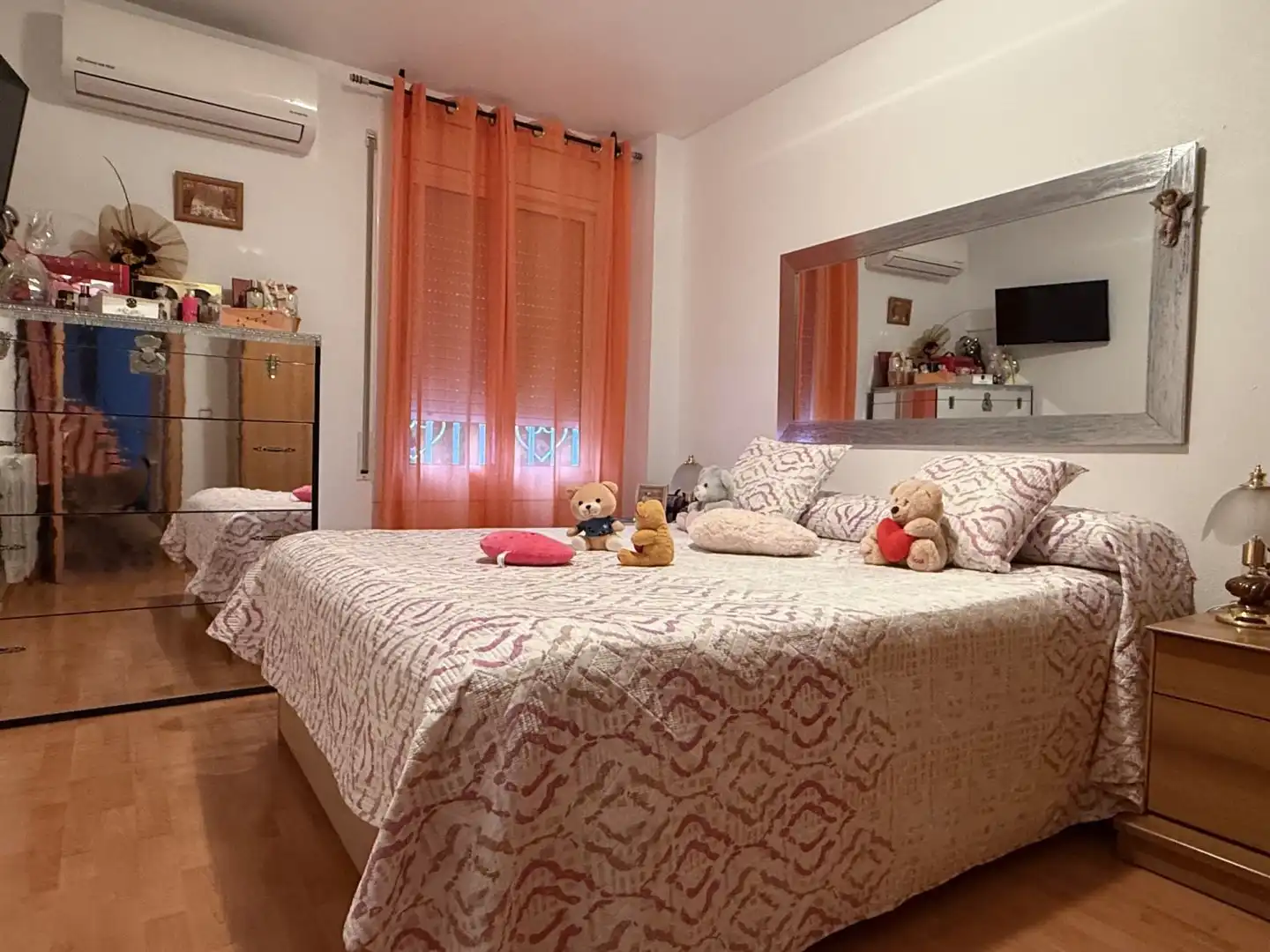 Dormitori de Pis en venda en L'Hospitalet de Llobregat amb Aire condicionat, Calefacció i Parquet