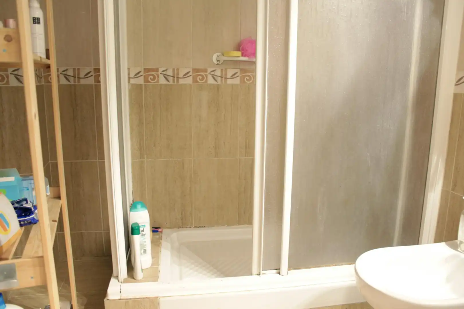 Baño de Piso para compartir en Sevilla con Aire acondicionado, Amueblado y Lavadora