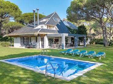 Casa con piscina in vendita a Carrer del Golf