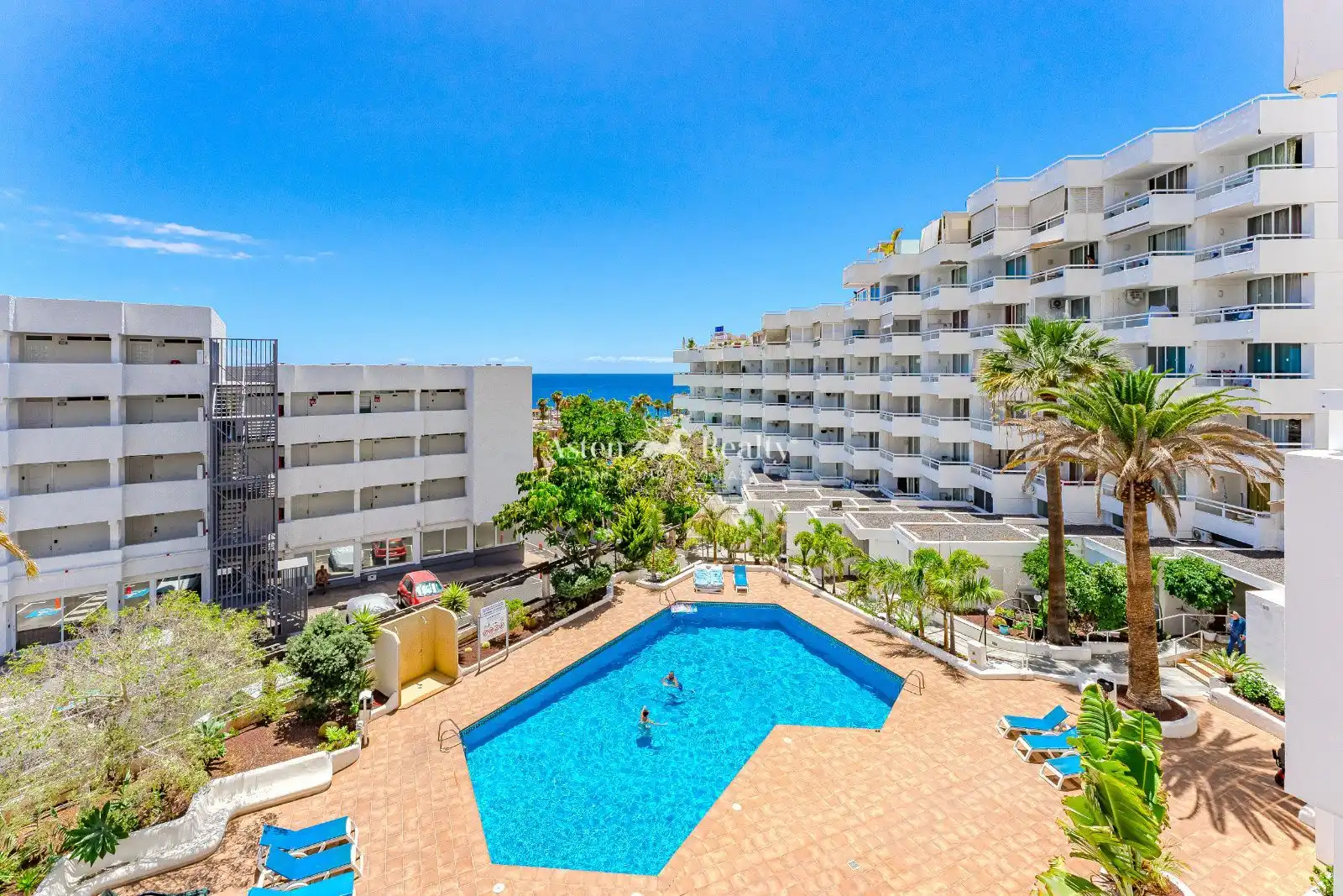 Vista exterior de Apartament en venda en Adeje amb Terrassa, Piscina i Moblat