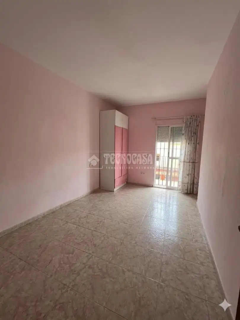 Bedroom of Flat for sale in Sevilla  with Terrace and Balcony