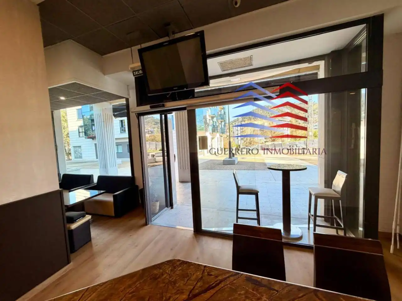 Commercial properties for rent in Ourense Capital   with Air Conditioner and Alarm