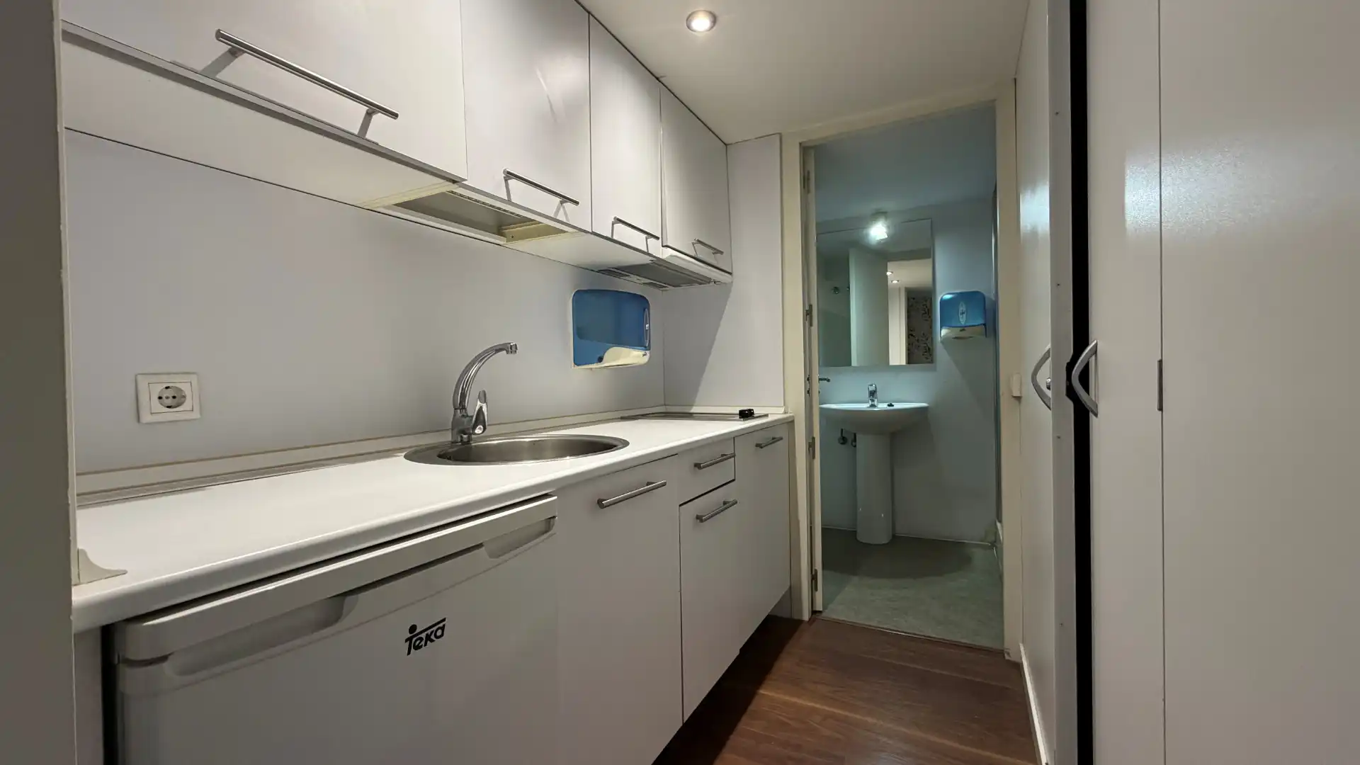 Kitchen of Office for sale in Alcalá de Henares  with Air Conditioner and Heating