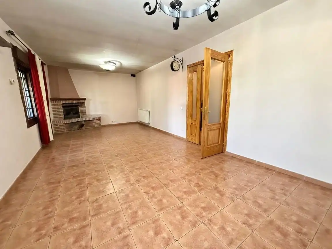 Detached house with pool for sale in Pioz, imagen 11