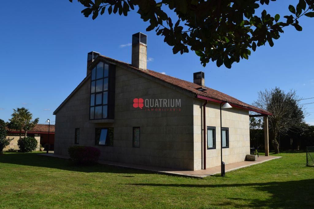 Exterior view of House or chalet for sale in Teo  with Heating and Private garden