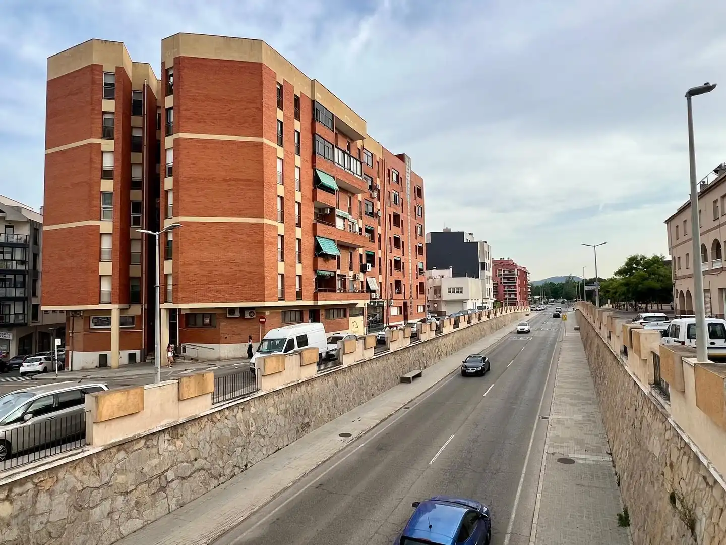 Außenansicht von Wohnung zum Verkauf in Amposta mit Terrasse, Abstellraum und Möbliert
