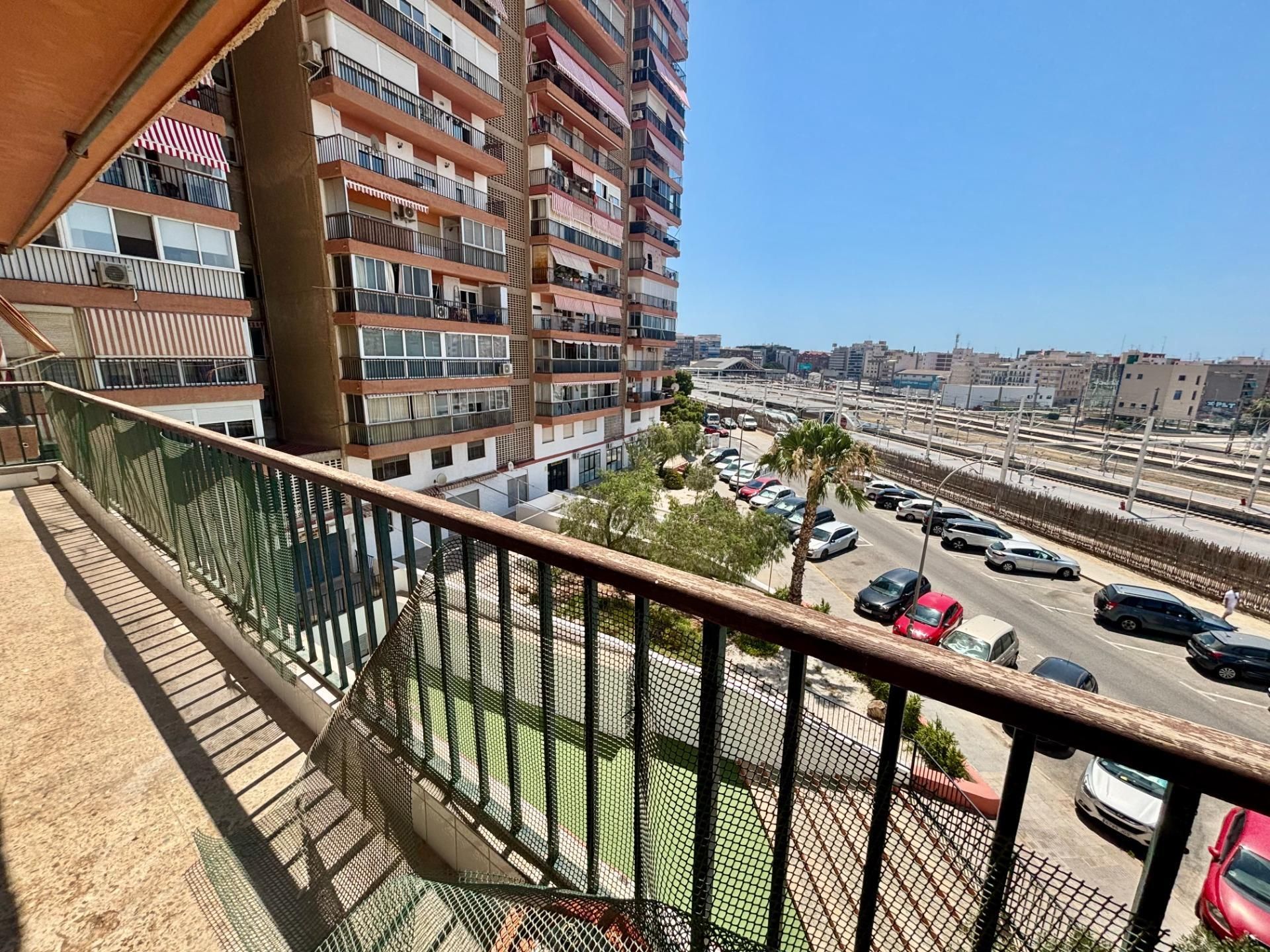 Exterior view of Flat for sale in Alicante / Alacant  with Terrace, Balcony and Alarm