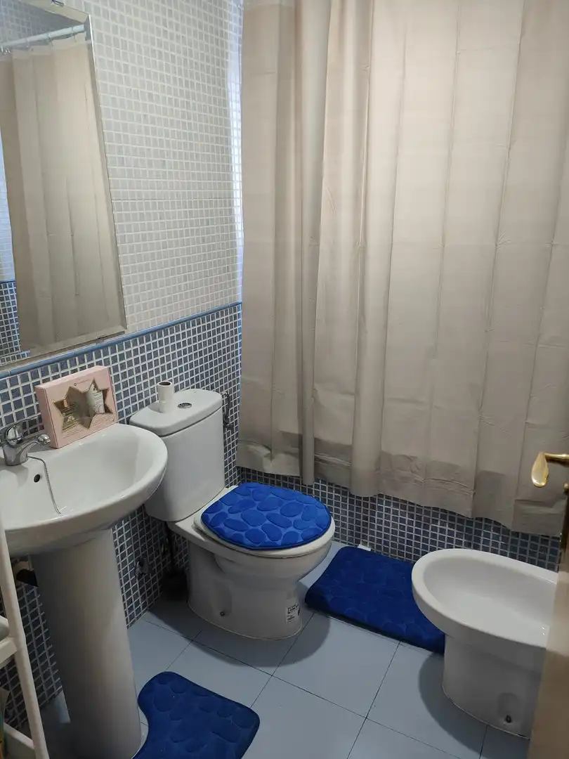 Baño de Casa adosada en venta en Cabezamesada con Calefacción, Parquet y Piscina