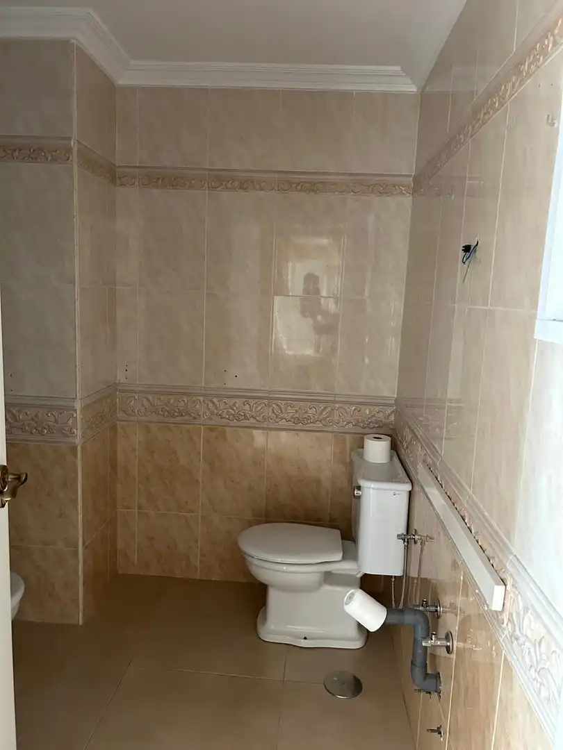 Baño de Piso en venta en Mengíbar con Aire acondicionado, Calefacción y Trastero