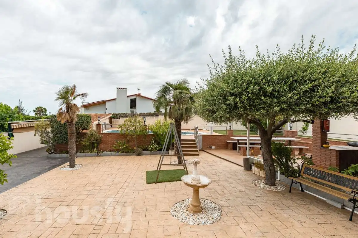 Terrassa de Casa o xalet en venda en Sant Pere de Ribes amb Aire condicionat, Calefacció i Jardí privat