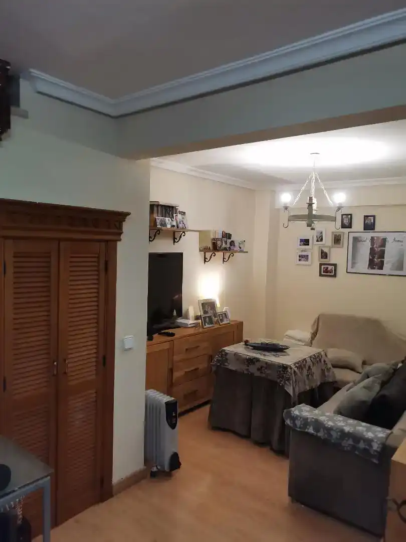 Sala d'estar de Casa adosada en venda en  Córdoba Capital amb Aire condicionat