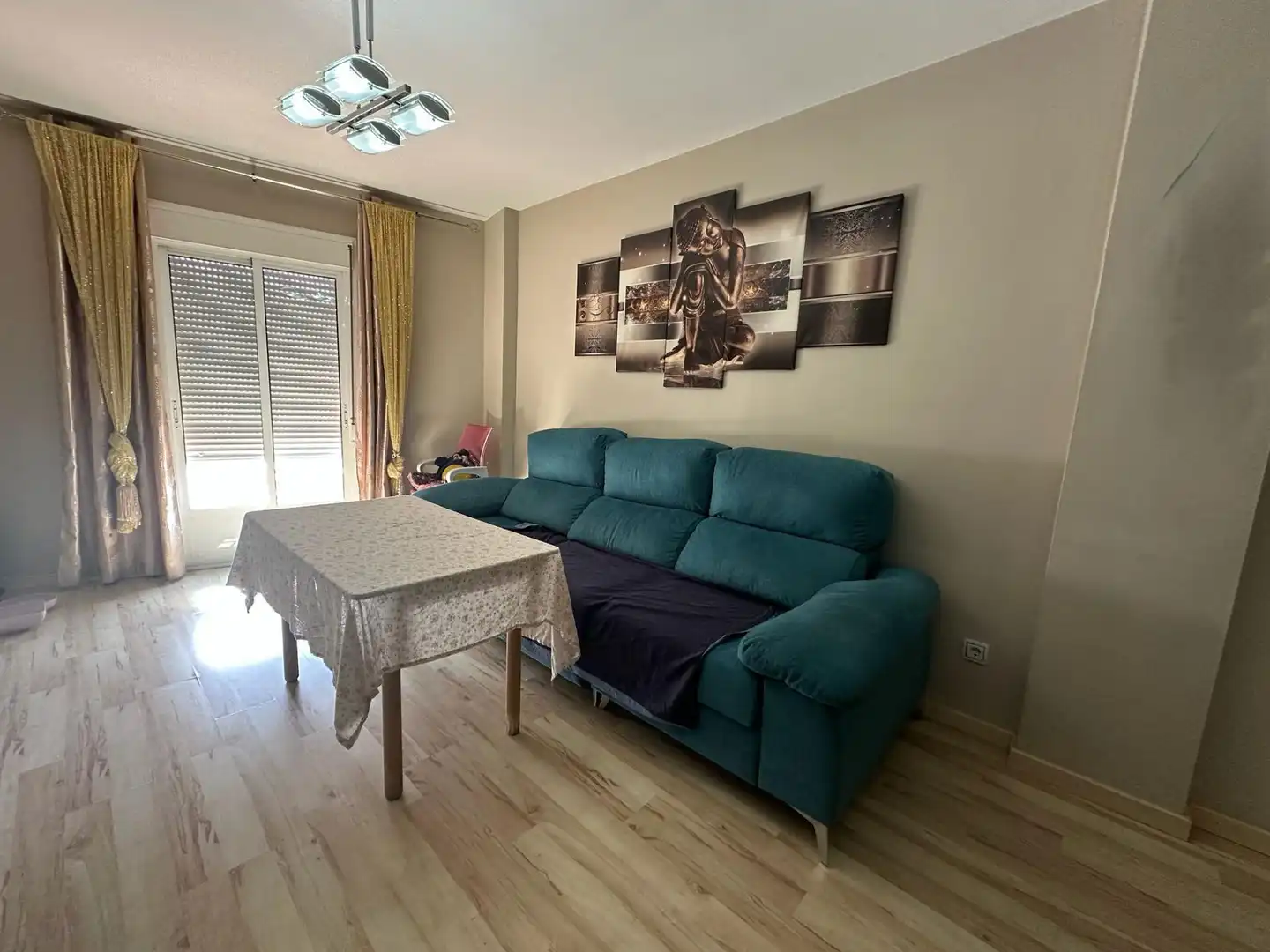 Sala d'estar de Pis en venda en Los Palacios y Villafranca amb Balcó