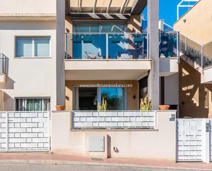 Vista exterior de Planta baixa en venda en Guardamar del Segura amb Terrassa i Piscina