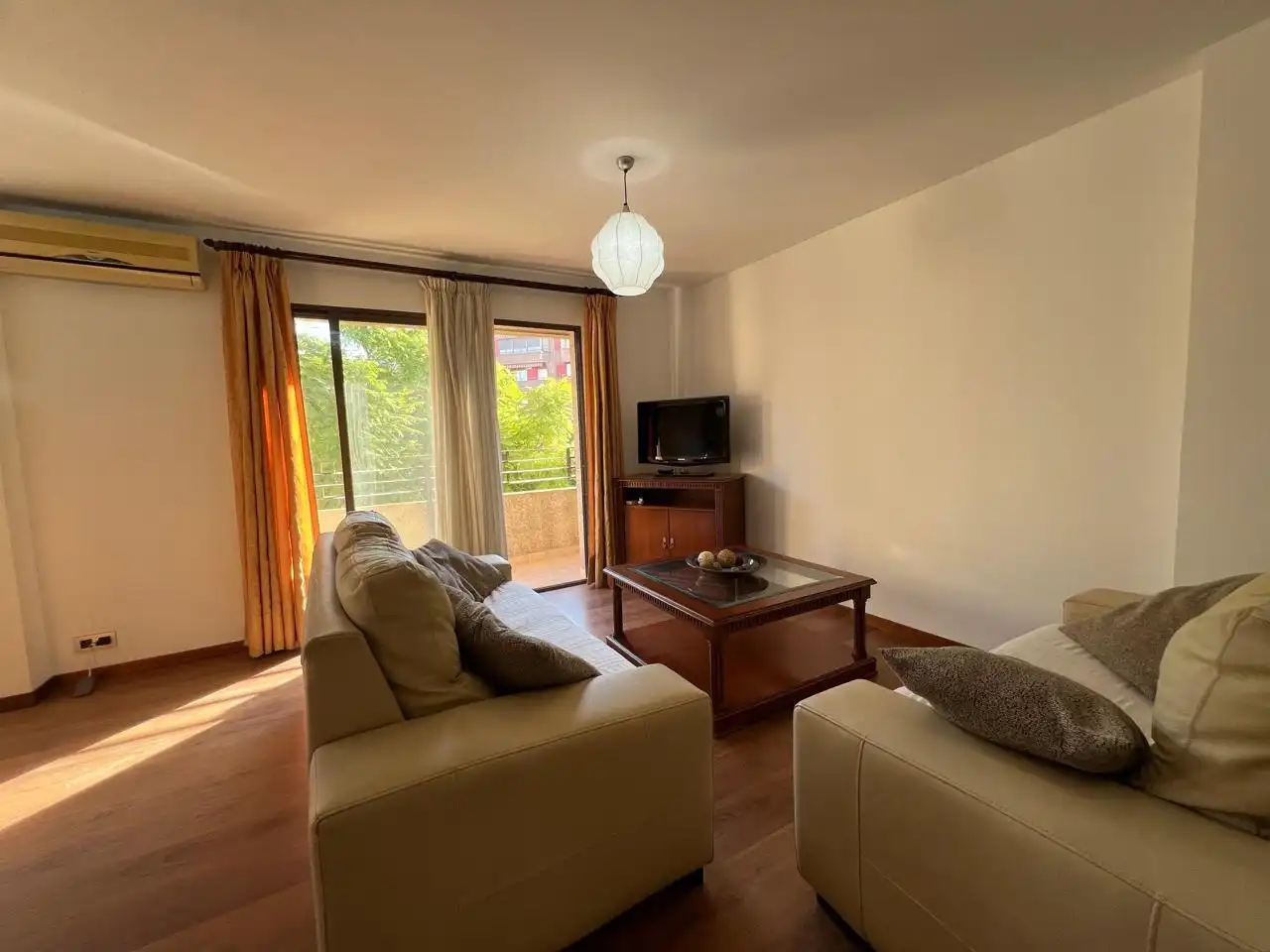 Wohnung zur Miete in calle de l'Arxiduc Carles, Vara de Quart