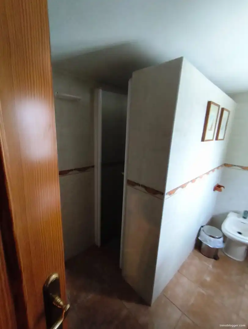 Bathroom of Houses for sale in Buñol  with Air Conditioner, Furnished and Alarm