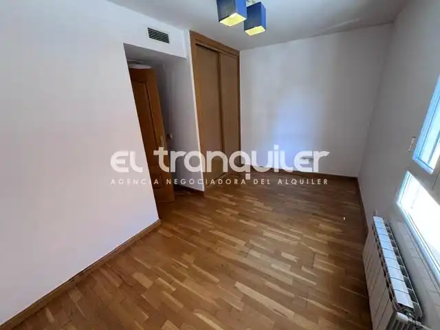 Bedroom of Flat for rent in Madrid  with Storage room, Furnished and Washing machine