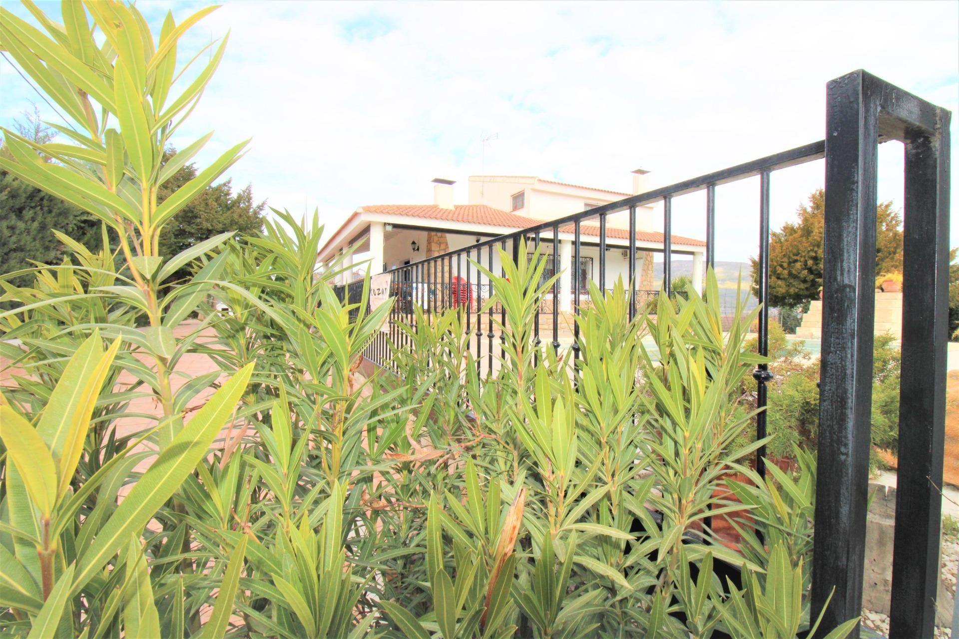 Jardí de Finca rústica en venda en Moratalla amb Aire condicionat, Calefacció i Jardí privat