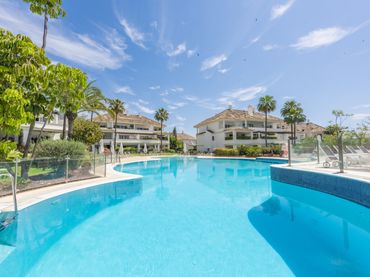 Àtic amb piscina en venda a Milla de Oro