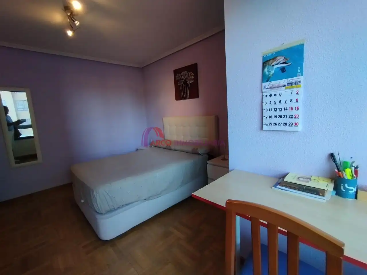 Dormitori de Apartament en venda en Burgos amb Calefacció, Parquet i Traster