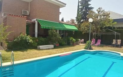 Piscina de Casa o xalet en venda en Rivas-Vaciamadrid amb Aire condicionat, Terrassa i Piscina