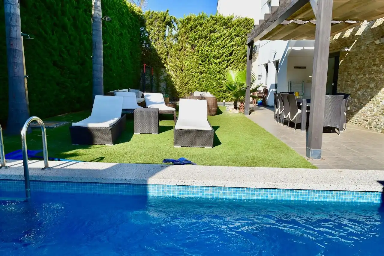 Piscina de Casa o chalet en venta en L'Alfàs del Pi con Aire acondicionado, Calefacción y Terraza