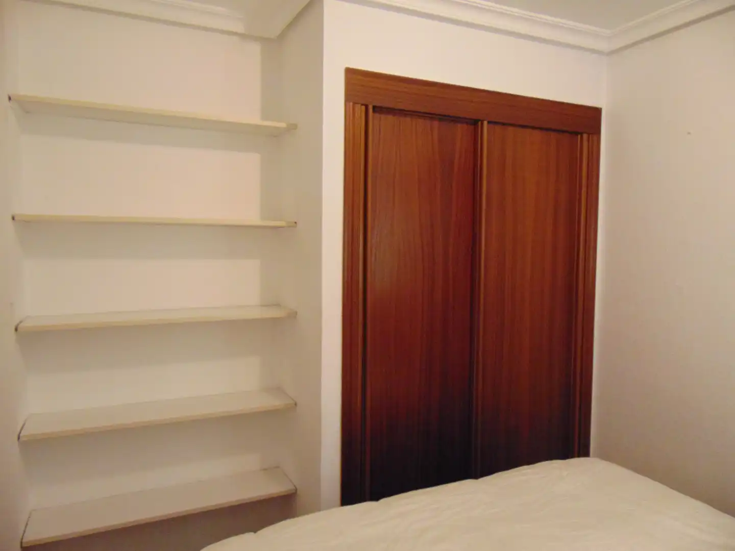 Dormitori de Apartament en venda en Madrid amb Aire condicionat, Moblat i Balcó