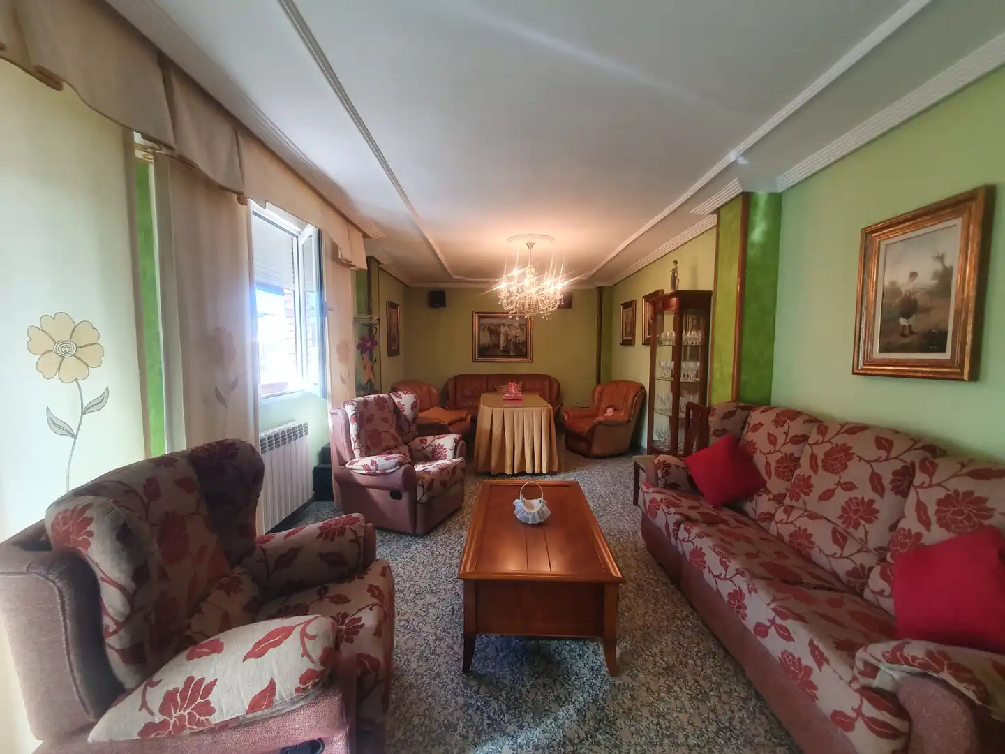 Sala d'estar de Àtic en venda en Guadix amb Calefacció, Terrassa i Moblat