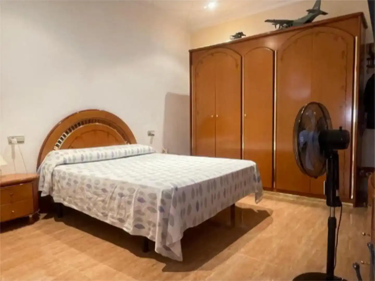 Dormitori de Casa o xalet en venda en Cox amb Balcó