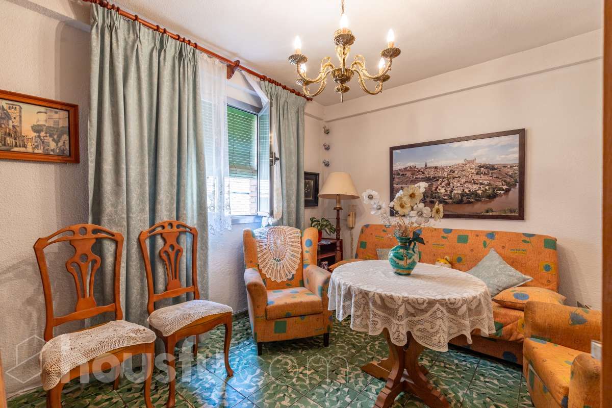 Living room of Flat for sale in  Toledo Capital  with Heating