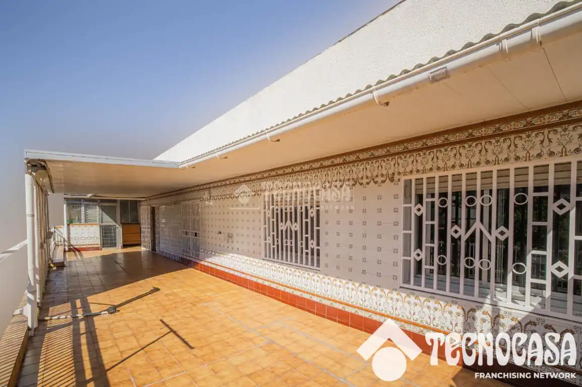 Vista exterior de Piso en venta en Badalona con Terraza