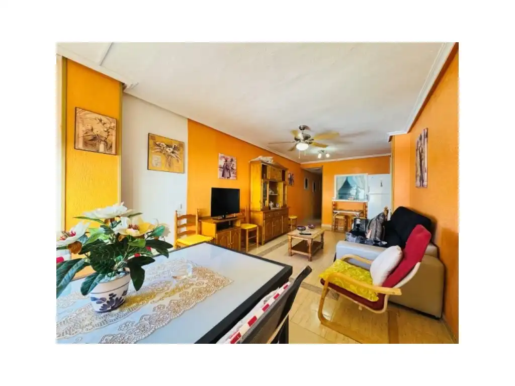 Sala d'estar de Apartament en venda en Torrevieja amb Moblat