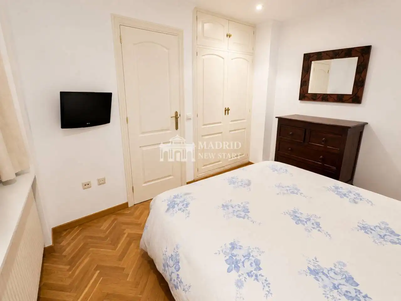 Dormitori de Pis de lloguer en Madrid amb Aire condicionat, Calefacció i Parquet