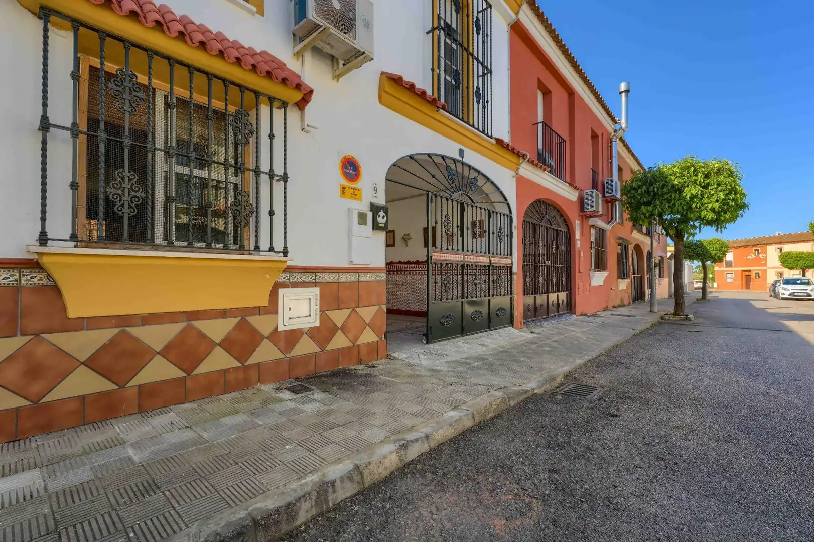 Vista exterior de Casa adosada en venta en Olivares